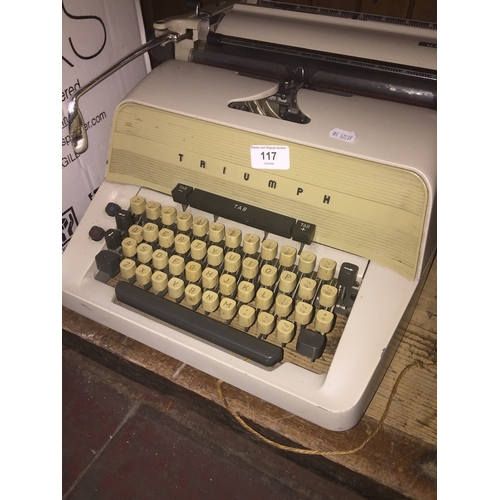 117 - Grundig Triumph Universal 20 vintage typewriter.