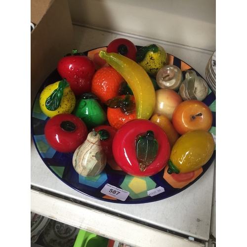 587 - A bowl of vintage glass fruit.