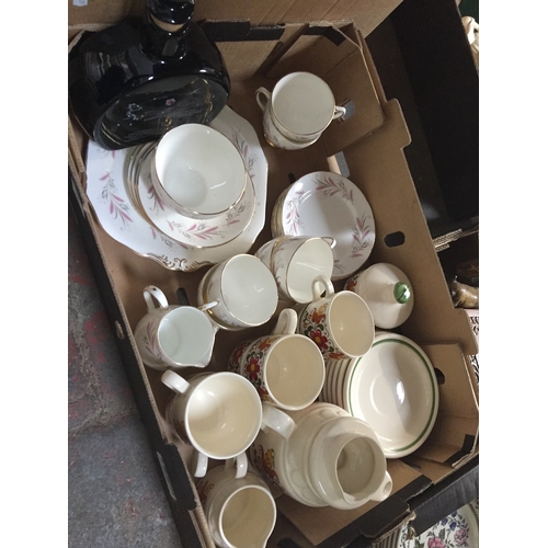 605 - A German teaset and an Old Royal bone china teaset