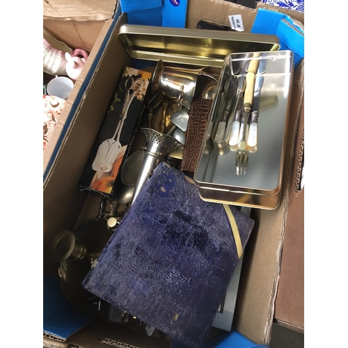 611 - A box of mixed metalware including brass and EPNS