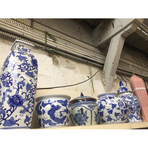 630 - Five pieces blue and white pottery including planters, ginger jar and vase