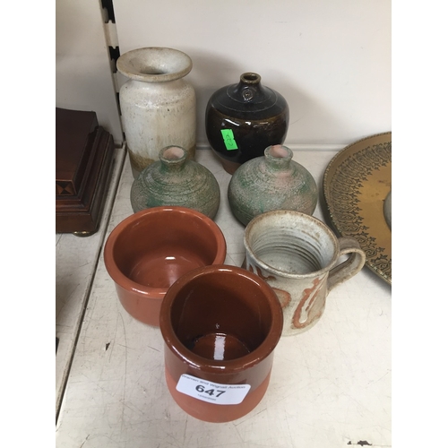 647 - 7 small earthenware pots and vases