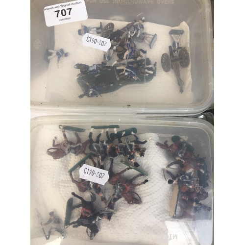 707 - 2 small tubs of plastic soldiers on horseback