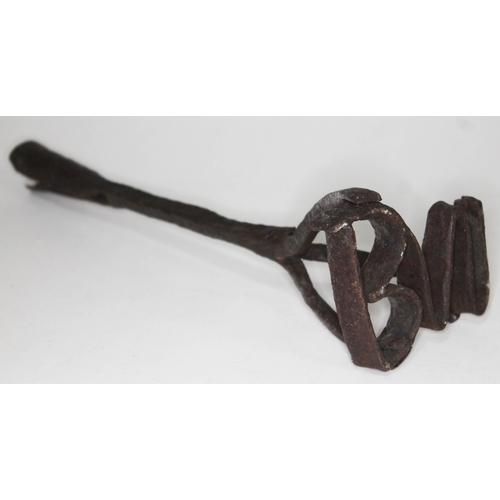 336 - A vintage branding iron, length 34cm