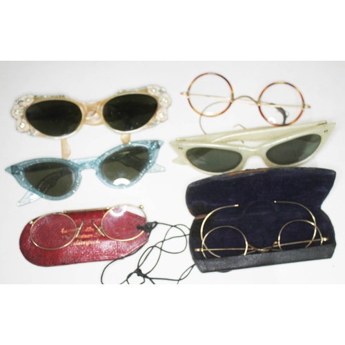 364 - A quantity of vintage spectacles including 1950s ladies fashion sunglasses and gold plated spectacle... 