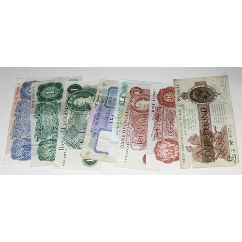 371 - A quantity of British bank notes to include three 10 Shillings notes (one issued by the British Mili... 