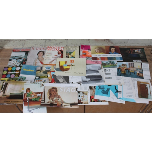 298 - A quantity of 1960s women's and home interior magazines and pamphlets.