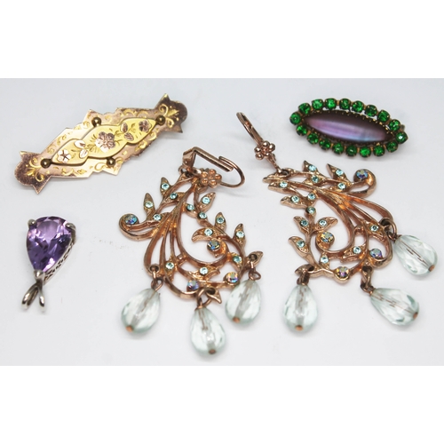 290 - A mixed lot of costume jewellery including a pear cut amethyst pendant, a pair of vintage drop earri... 