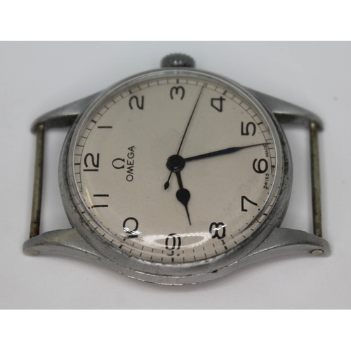 108 - A 1942 stainless steel Omega wristwatch ref.10521577, possibly military air force, with signed white... 