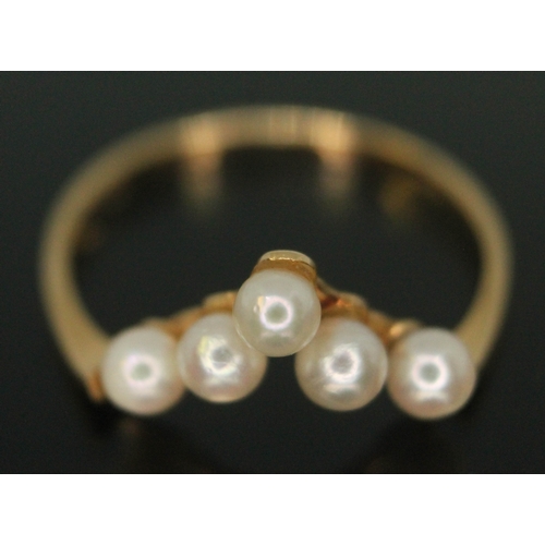 181 - A cultured pearl wishbone ring, marked 'K18', gross wt. 1.44g, size L.