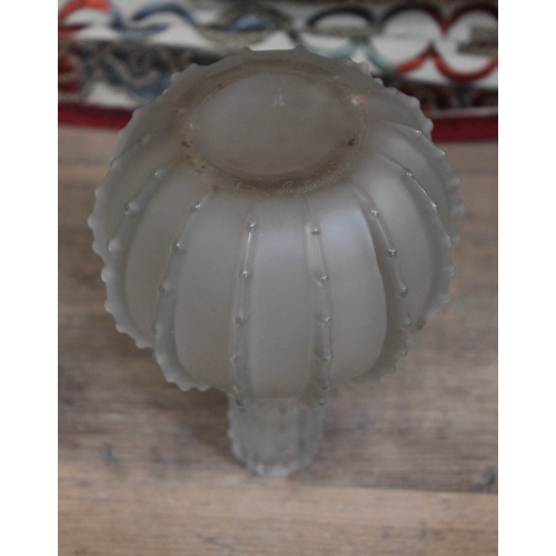 421 - A Rene Lalique Dentele glasse vase, marked 'R Lalique France' to base, height 19cm.