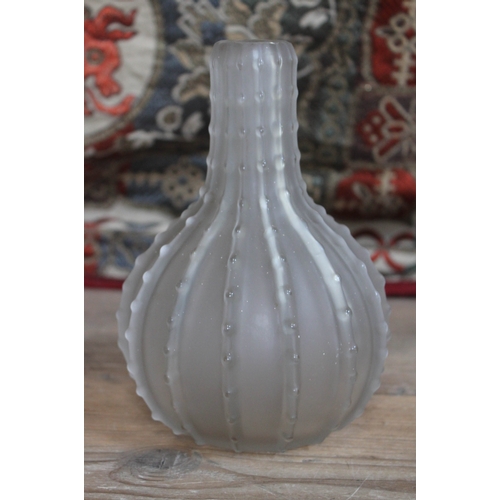 421 - A Rene Lalique Dentele glasse vase, marked 'R Lalique France' to base, height 19cm.