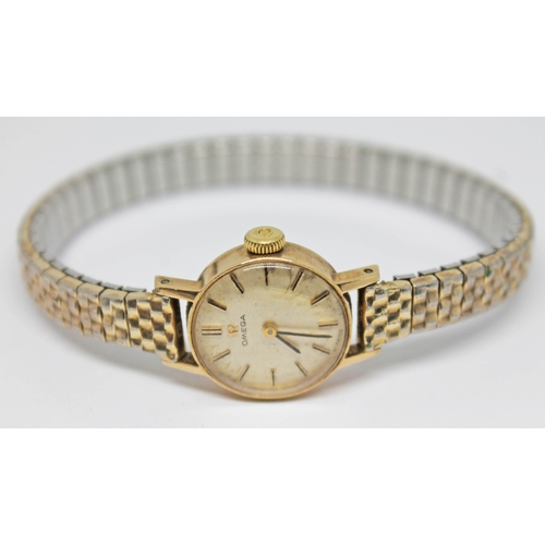 123 - A 1970 hallmarked 9ct gold Omega ladies wristwatch with 17 jewel caliber 485 manual wind movement, o... 