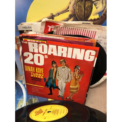 712 - Box of LP and single records