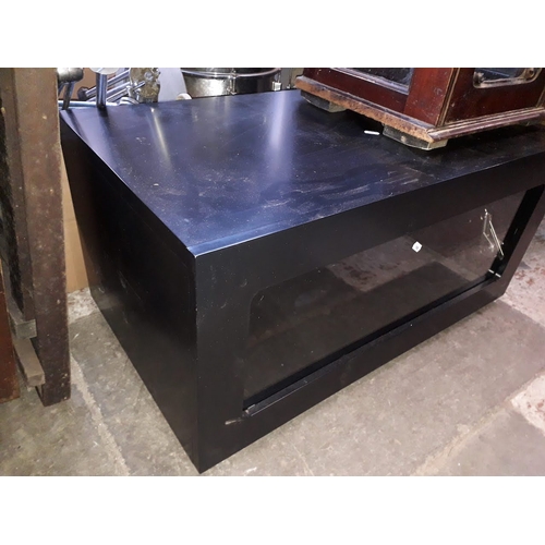 943 - A modern black tv unit