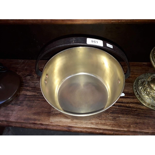 951 - A brass jam pan