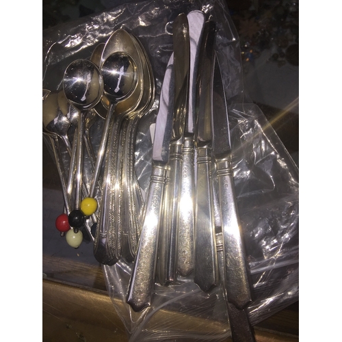 660 - 1918 vintage set art deco HM silver handled knives and silver plate spoons and coffee spoons