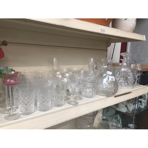 692 - Selection of glassware