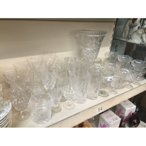 693 - Selection of glassware