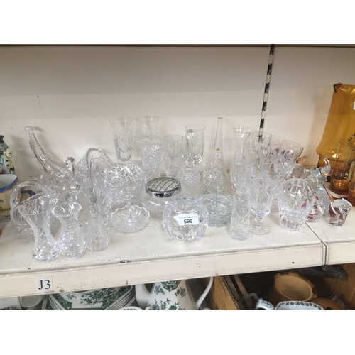 699 - Various glassware inc. small animals