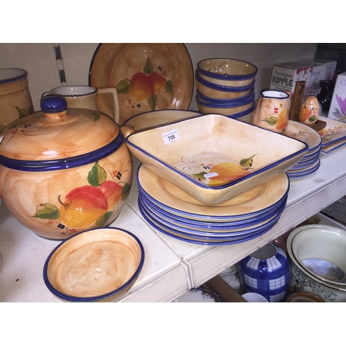 708 - Portuguese pottery dinnerware