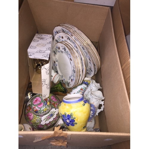 739 - Box of ceramics