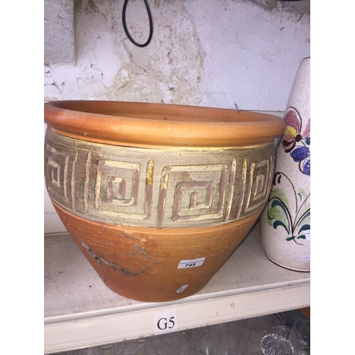 745 - Large earthenware pot