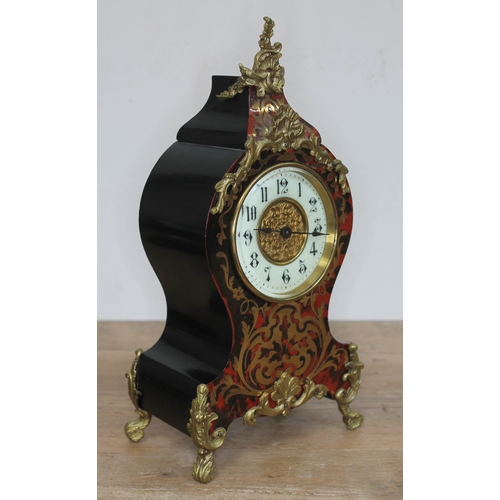 69 - A French late 19th century boulle mantle clock, height 30cm.