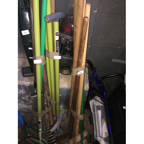 120 - A bundle of brushes and 2 bundles of garden tools.