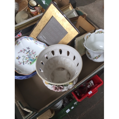 616 - Box of pottery and photo frames