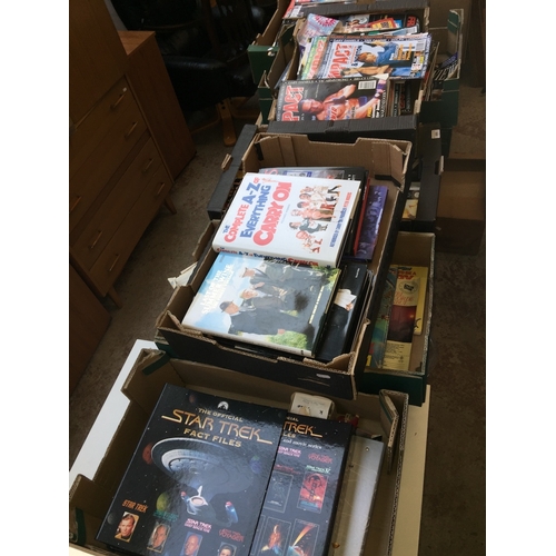 499 - 9 boxes of books and magazines