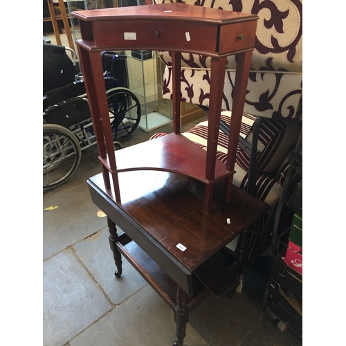 1040 - A mahogany drop leaf trolley and a corner stand