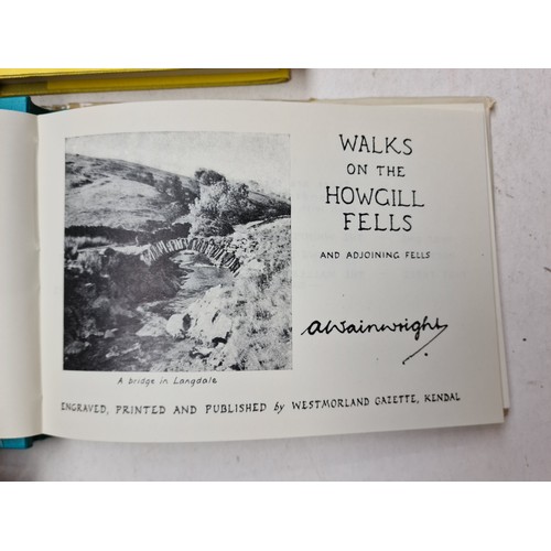 39 - A collection of 17 Alfred Wainwright walking guide books