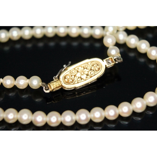 204 - A single strand of 107 cultured pearls, diameter ranging from approx. 2mm to 3mm, yellow and white m... 