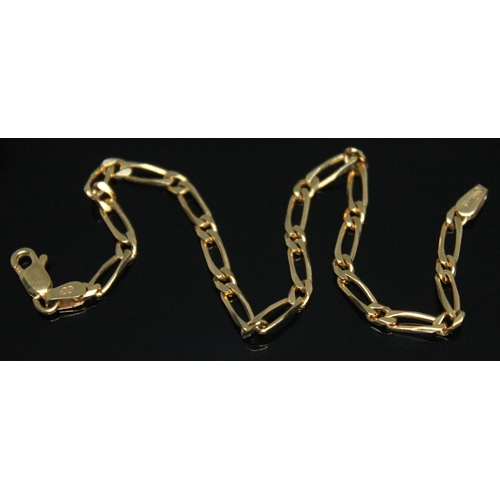 254 - A 9ct gold link bracelet. length 18cm, weight 4.09g.