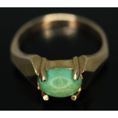 259 - A hallmarked 9ct gold turqouise cabochon ring, gross weight 2.94g, size M.