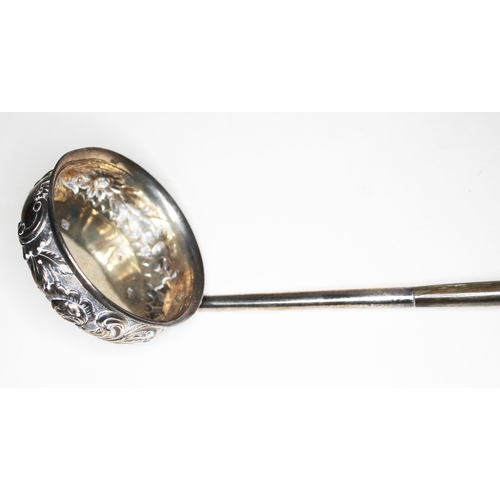 402 - A Scottish George III silver ladle with twist horn handle and embossed bowl, Andrew Wilkie, Edinburg... 