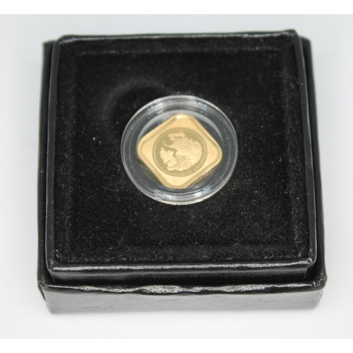 477 - Elizabeth II gold quarter sovereign 2019.