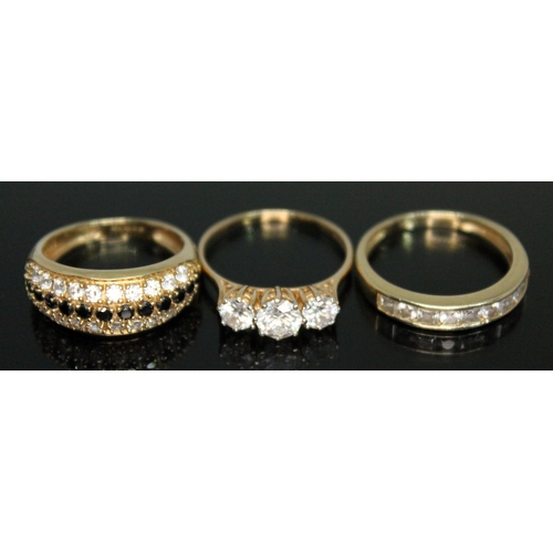 189 - A group of three hallmarked 14ct gold rings, gross wt. 8.40g, sizes P & N.