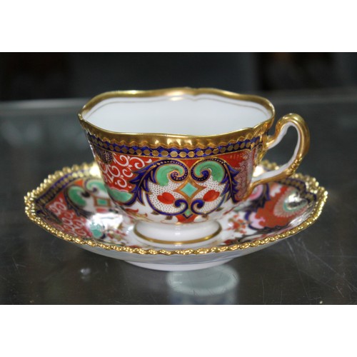 350 - A Worcester Flight, Barr & Barr porcelain tea cup and saucer, circa 1820, decorated in imari pattern... 