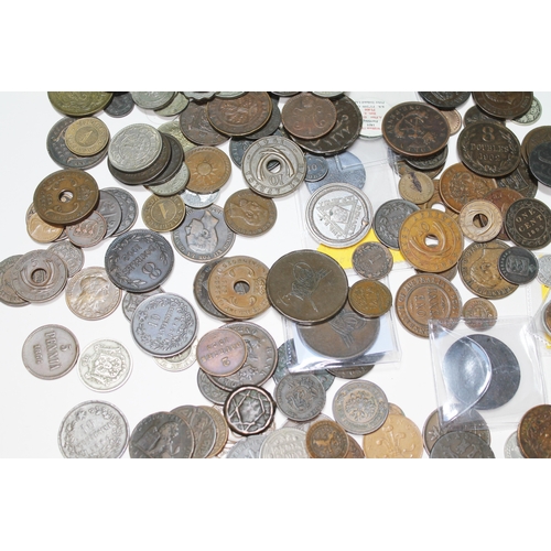 335 - A large collection of GB coins, world coins and tokens to include 36 x brass threepences various dat... 