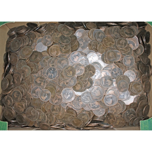 337 - A very large quantity of copper coins to include pennies, halfpennies and farthings, George III to E... 