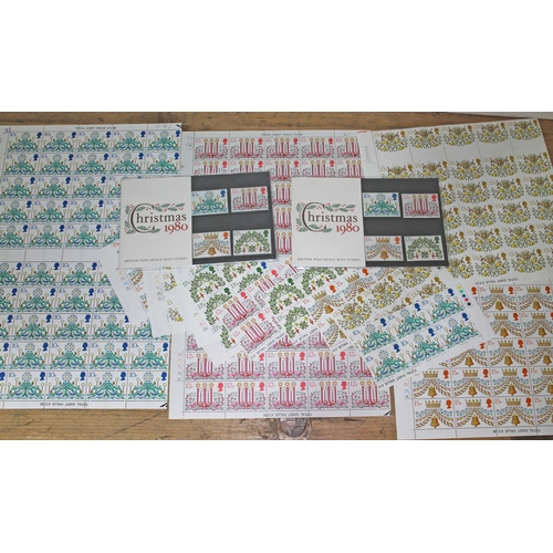 322 - A large collection of GB Post Office mint stamp presentation packs, circa 1980s/1990s, the majority ... 