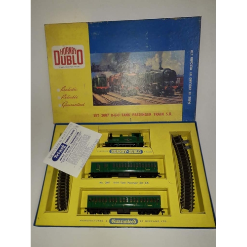 136 - A boxed Hornby Dublo set 2007 0-6-0 tank passenger train S.R. with tracks.