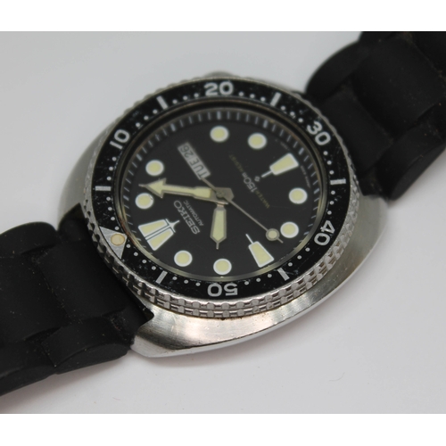 106 - A Seiko Turtle 150m diver's watch, circa 1981, ref. 6309-7040, 17 jewels automatic movement, signed ... 