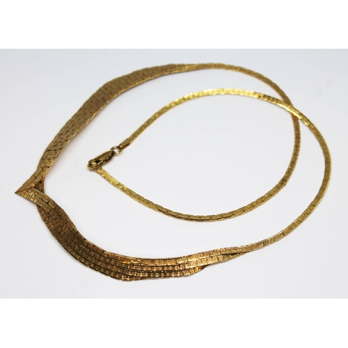 125 - An Italian flat link necklace, marked '375', length approx. 42cm, weight 13.04g.