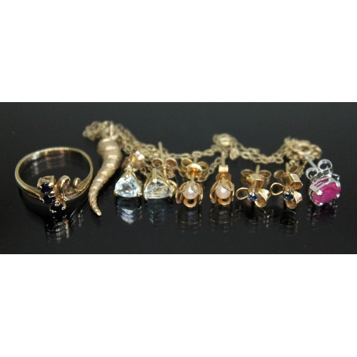 183 - Assorted jewellery comprising a hallmarked 9ct gold ring, a yellow metal pendant on chain marked '9k... 