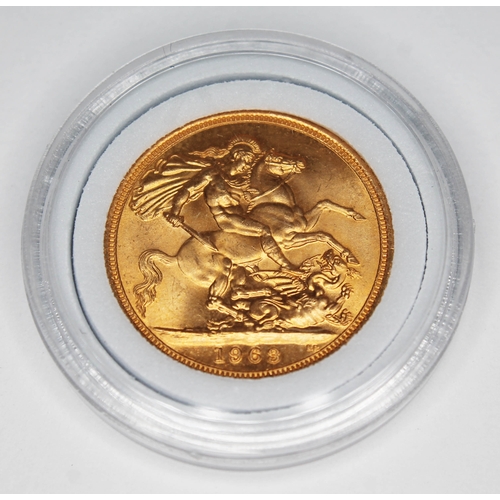 263 - Elizabeth II 1963 sovereign, 10% buyer's premium (inclusive of VAT), normal online bidding fees appl... 