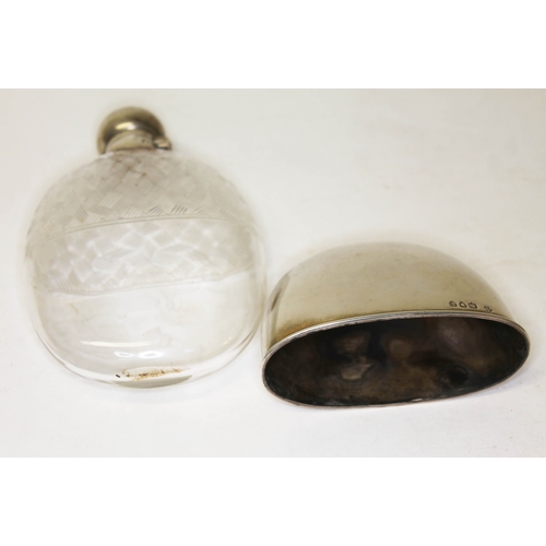 285 - A Victorian silver and etched glass hip flask, of oval form with bayonet fitting, William Hutton & S... 