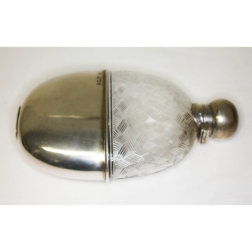 285 - A Victorian silver and etched glass hip flask, of oval form with bayonet fitting, William Hutton & S... 